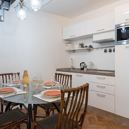 Old Bridge: Historical And Chic Apartment Флоренція Екстер'єр фото