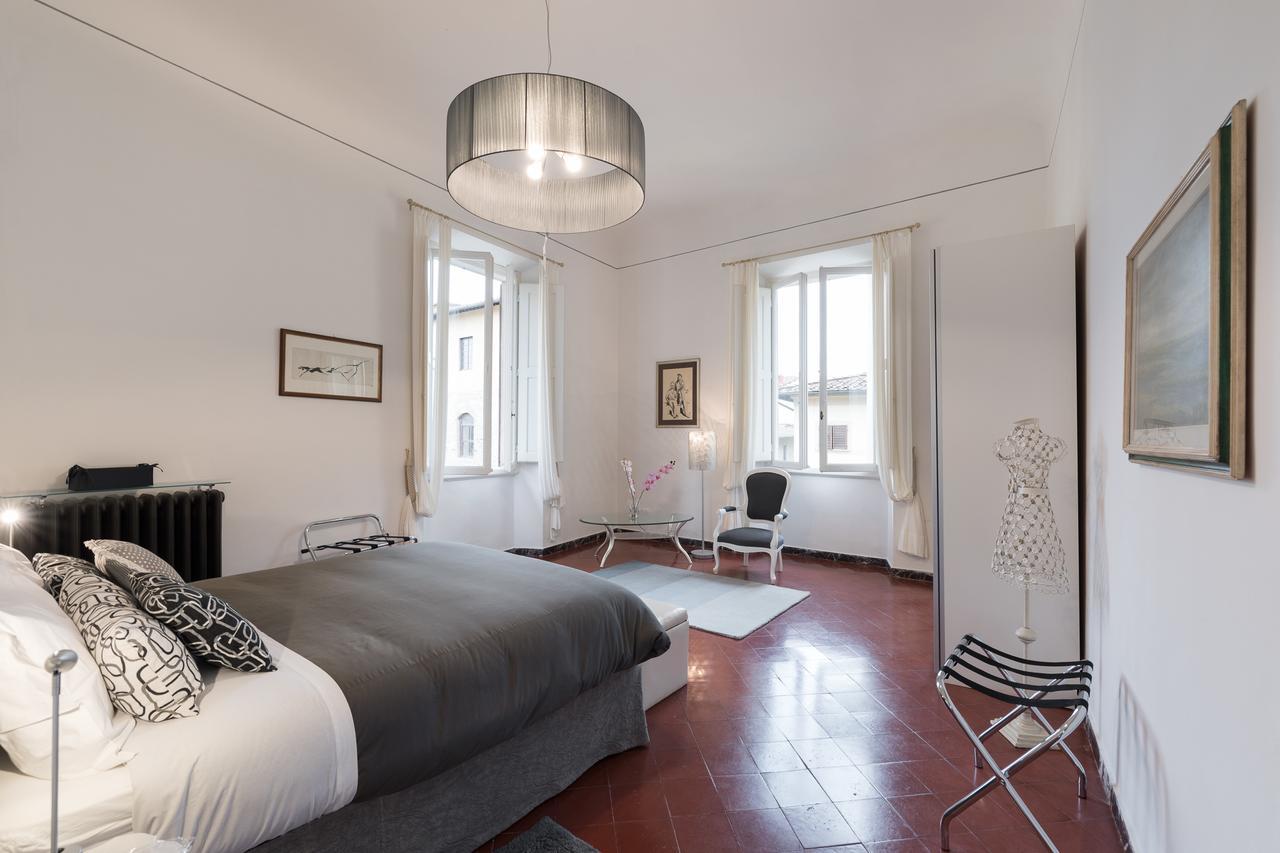 Old Bridge: Historical And Chic Apartment Флоренція Екстер'єр фото